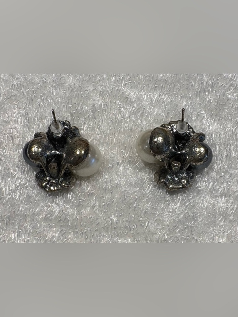 Mid-Century Modern Silver Tone Rose & Faux Pearl Cluster Stud Earrings - Picture 7 of 9
